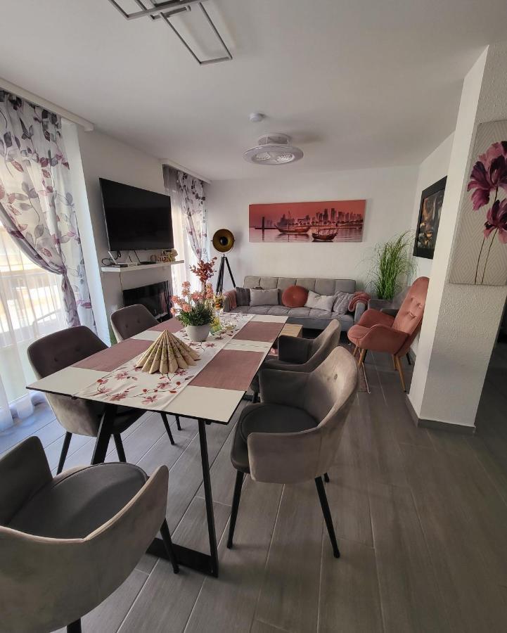 Emma Apartman ซานตาโปลา ภายนอก รูปภาพ